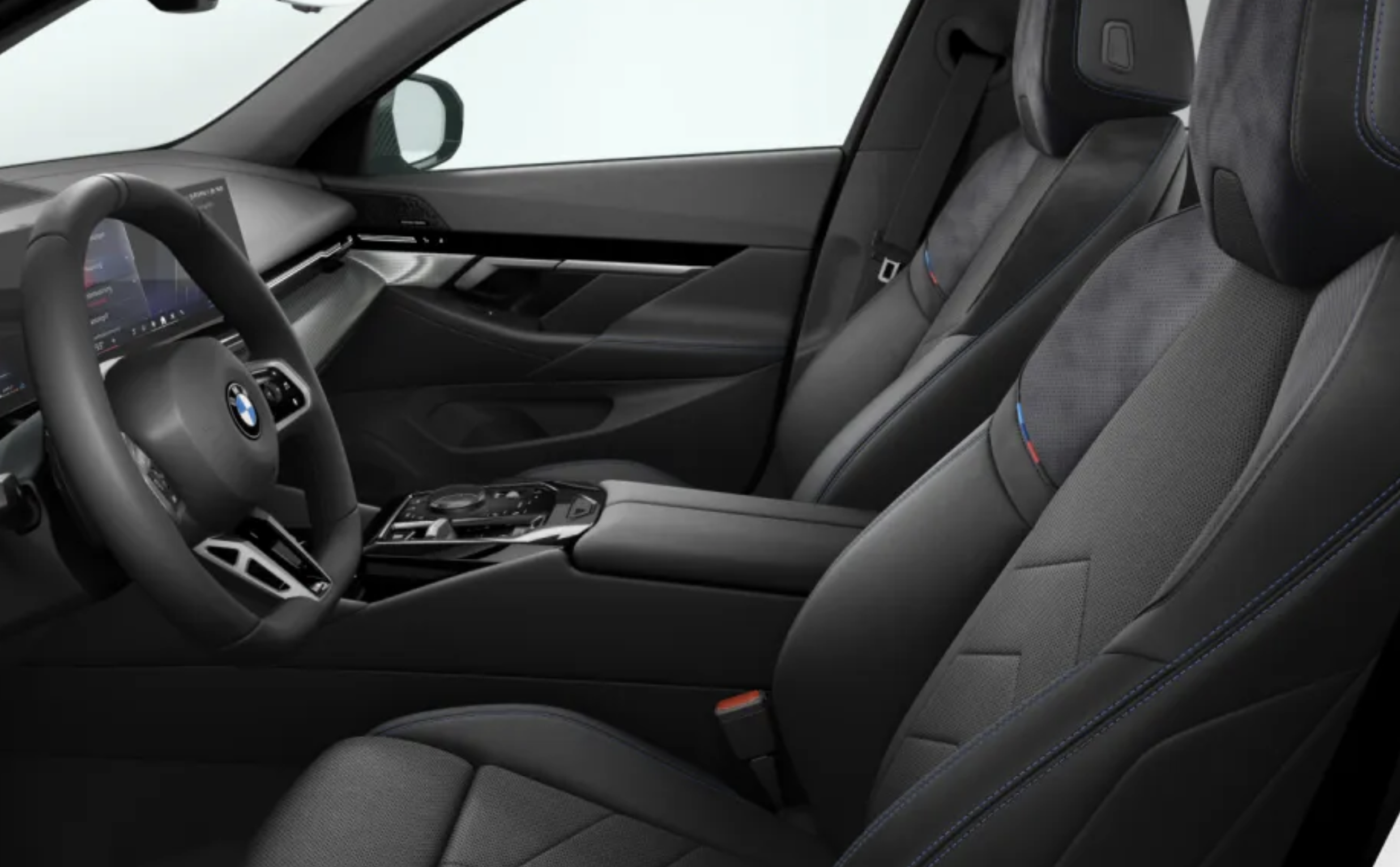 BMW 540d Touring xDrive Msport | skladem | nové české auto | výprodej skladu | bílá s černou kůží | perfektní výbava | VIP sleva | nákup online | AUTOiBUY.com